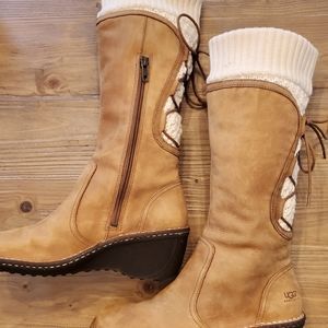 Ugg women's tan leather and sweater fabric lace up boot, size 8